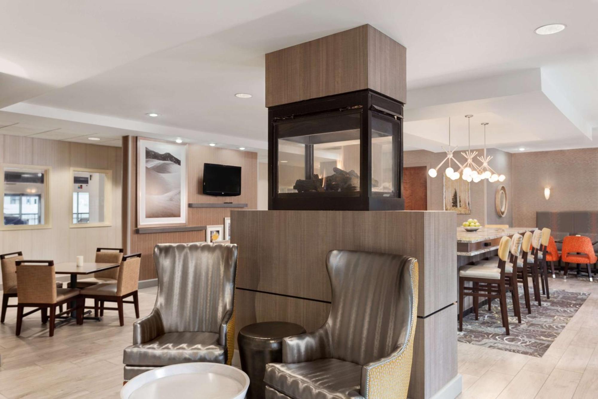 Hampton Inn & Suites Denver-Cherry Creek Exterior foto